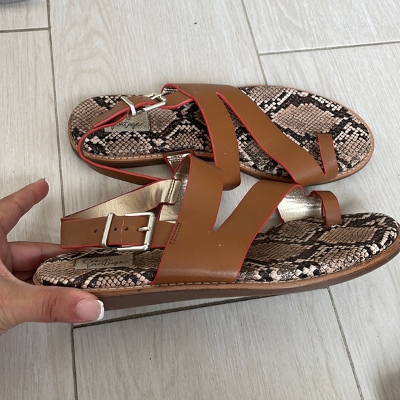 Crown Vintage snake skin print leather sandals - Picture 4 of 4